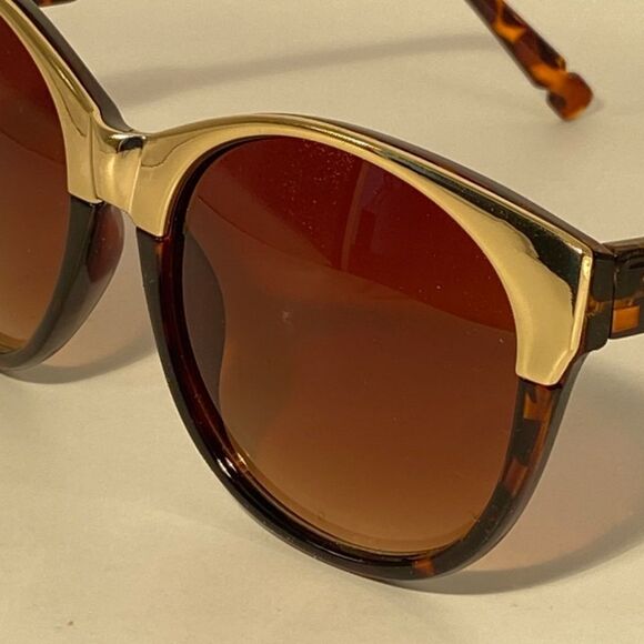 0973 Evita Round Eyebrow Sunglasses Tortoise with Gold Detail New - Picture 8 of 9